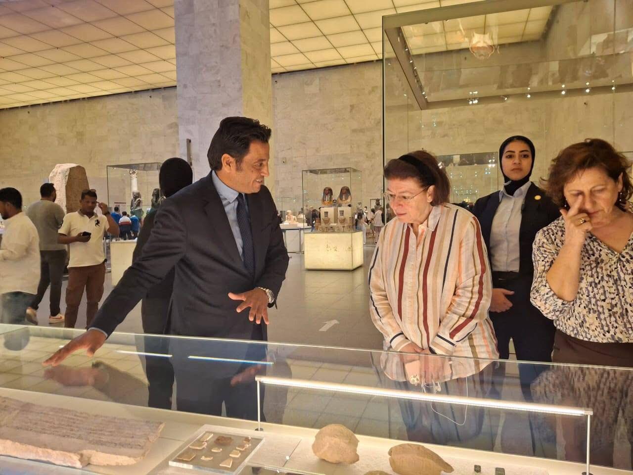 المتحف القومي للحضارة المصرية يستقبل وزيرة الثقافة اليونانية 