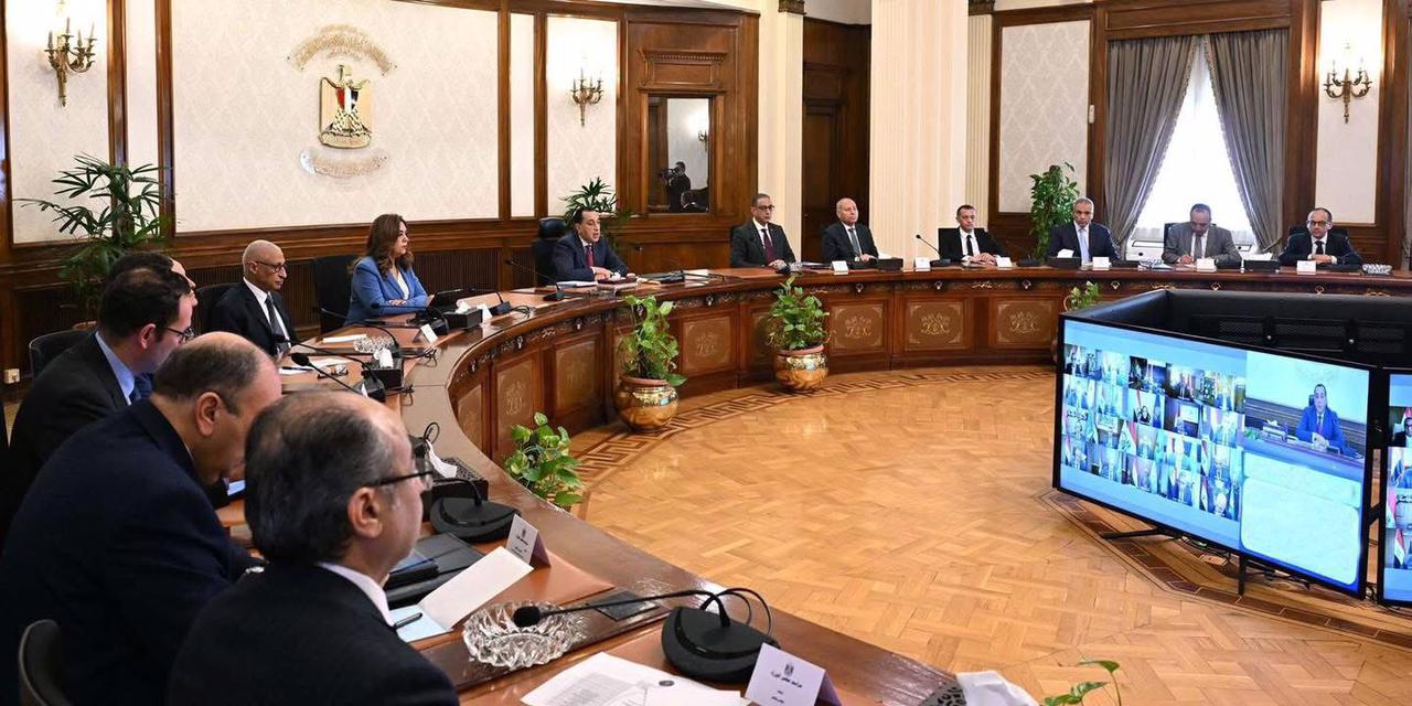 محافظ الغربية يشارك في مجلس المحافظين 