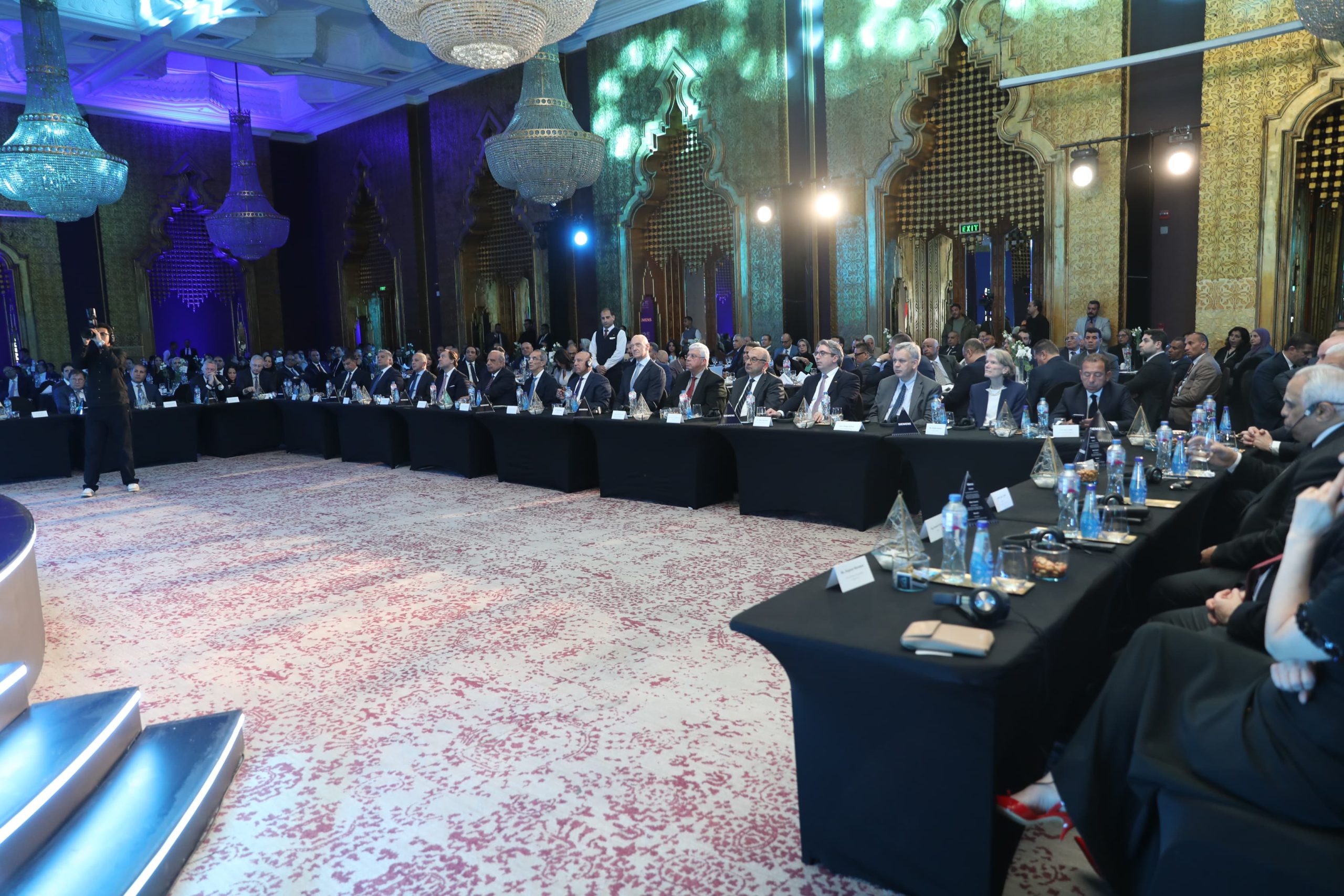 سيمنس تعمل في مصر من خلال ثلاث شركات متخصصة