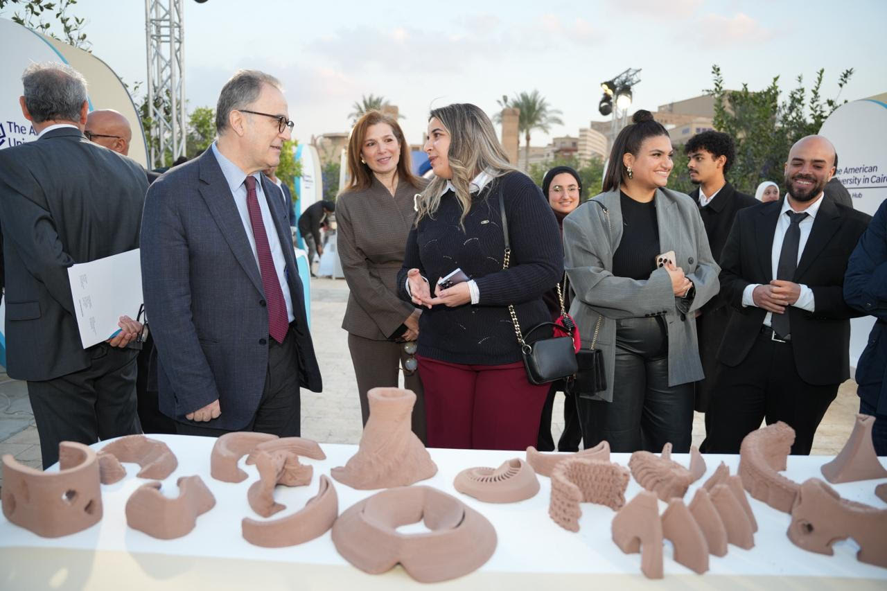 الأمريكية تطلق مركز الابتكار لربط البحث الأكاديمي بسوق العمل 5 جولة للحضور في معرض "متحف المنحوتات