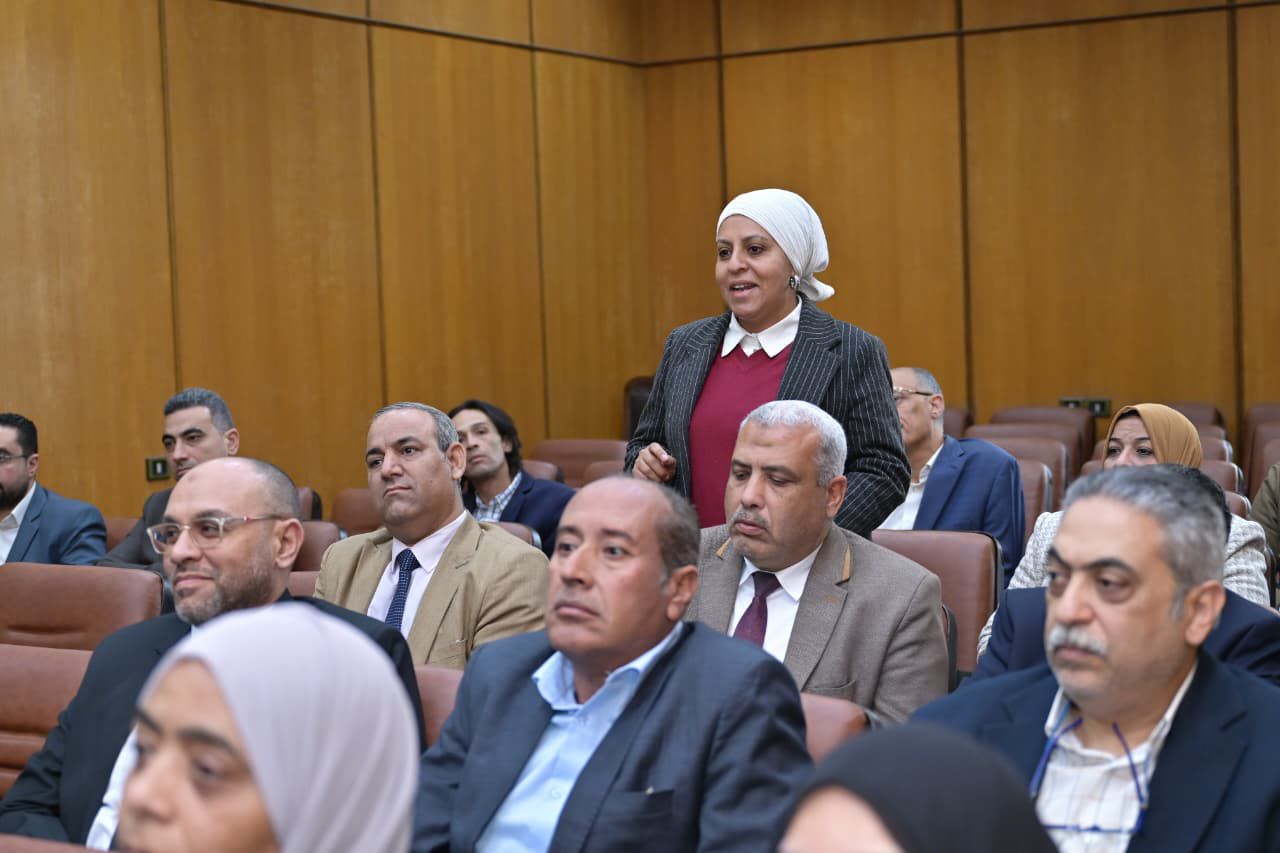 القاهرة تطلق برنامجًا موسعًا لتأهيل القيادات والكوادر الإدارية