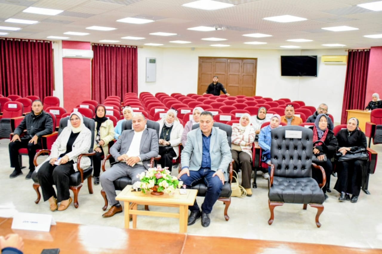 الاجتماع مع جميع موجهى التربية الاجتماعية بالمحافظة