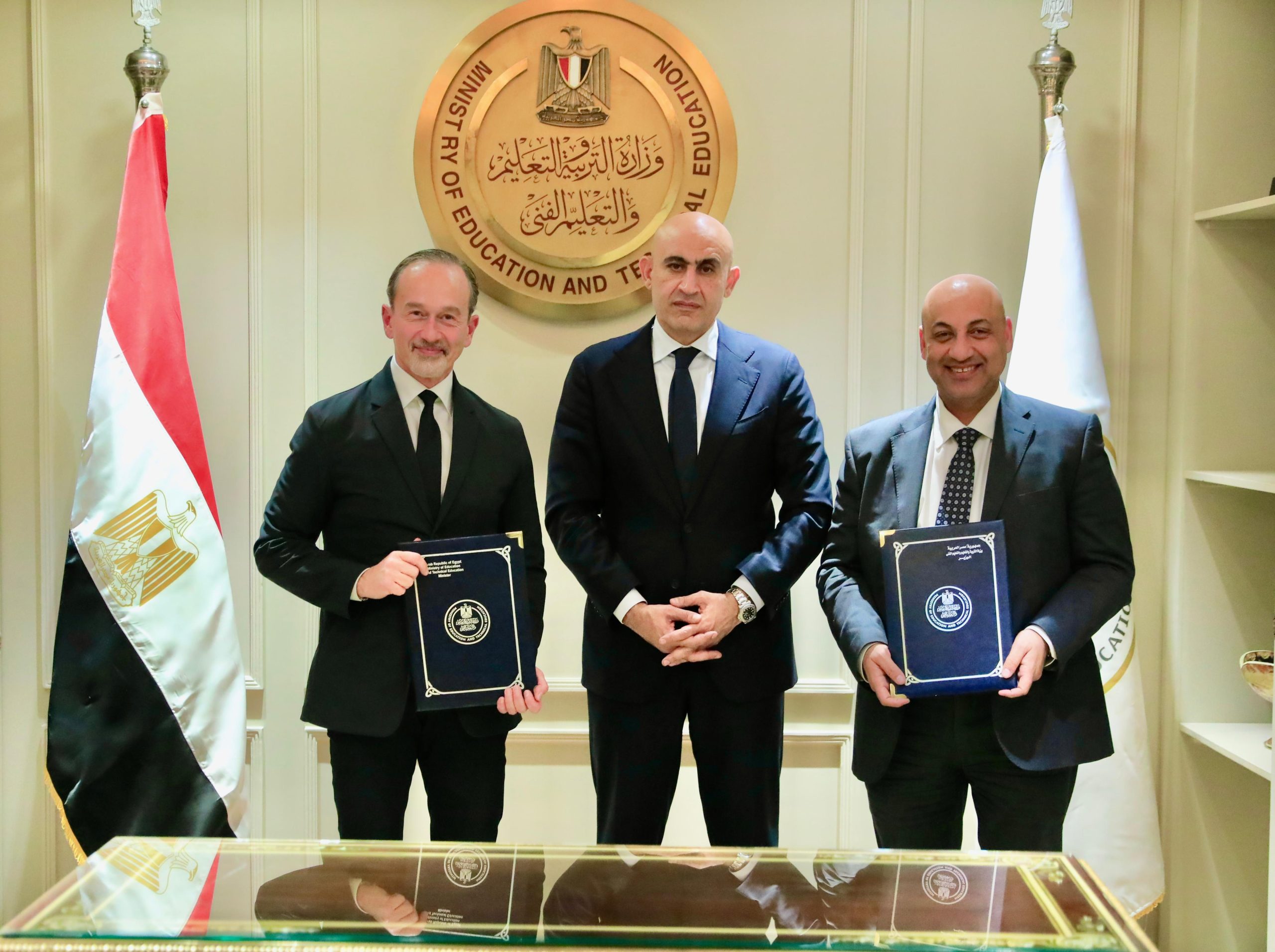 almomken.com a0a1cdbd scaled