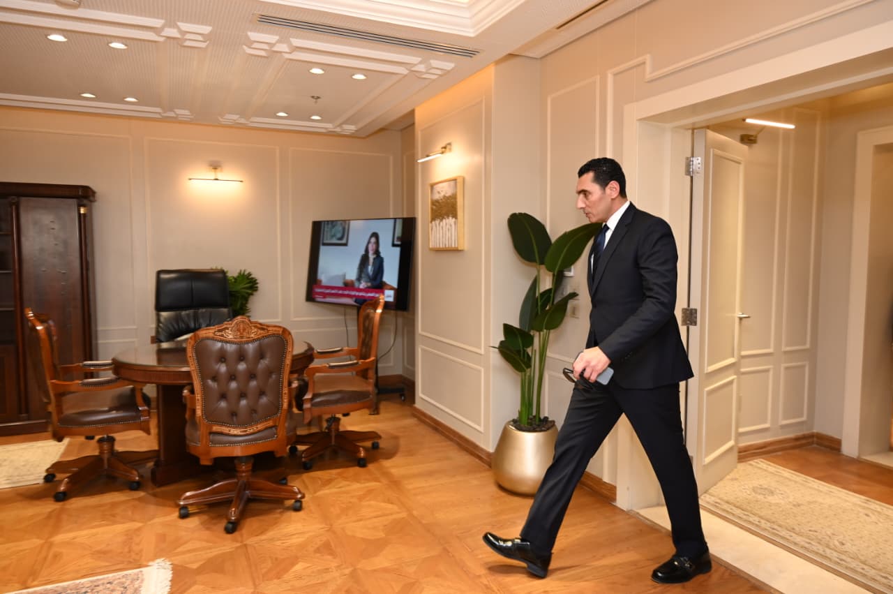 جوهر نبيل يصل مقر الوزارة لمباشرة مهام عمله وزيرًا للشباب والرياضة عقب أداء اليمين الدستورية