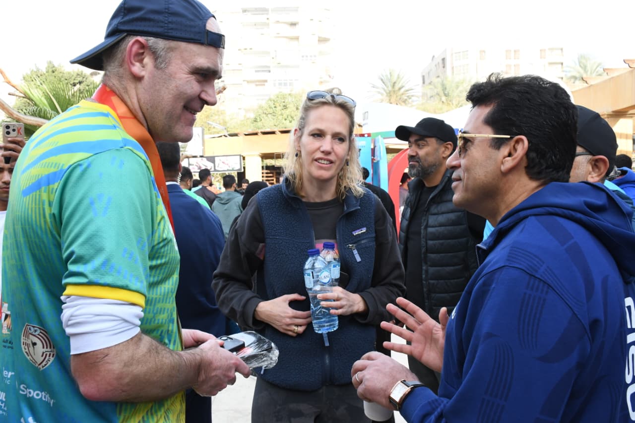 حوار بين وزير الشباب واحد المشاركين فى الماراثون 