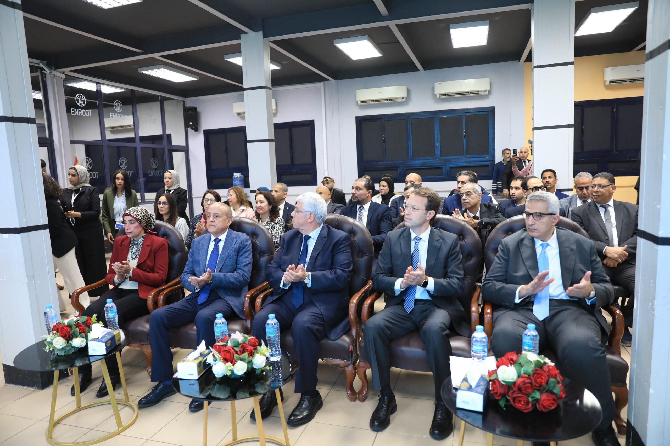 عاشور يفتتح مركز تمكين للإبداع والتكنولوجيا بكلية الفنون الجميلة بجامعة الأقصر