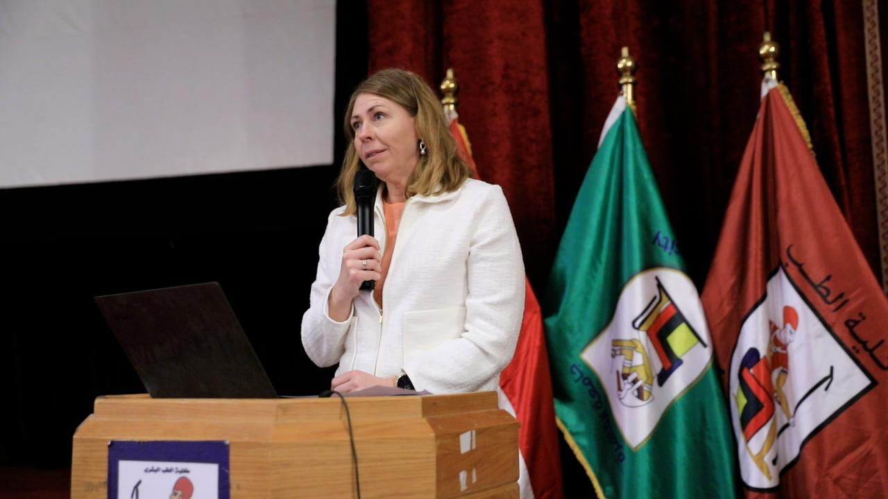 الوزيرة السويدية تشيد بموقف مصر فى تقديم الخدمات الصحية لأهالي غزة