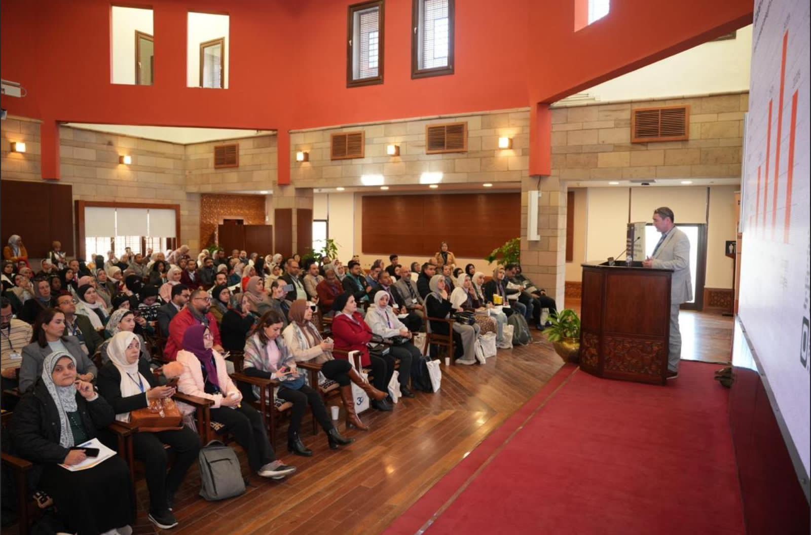 كلية التعليم المستمر بالجامعة الأمريكية تحتفل بمرور 30 عامًا على مؤتمر NileTESOL