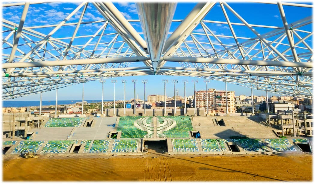 بدء أعمال تركيب وزراعة النجيلة باستاد النادي المصري 