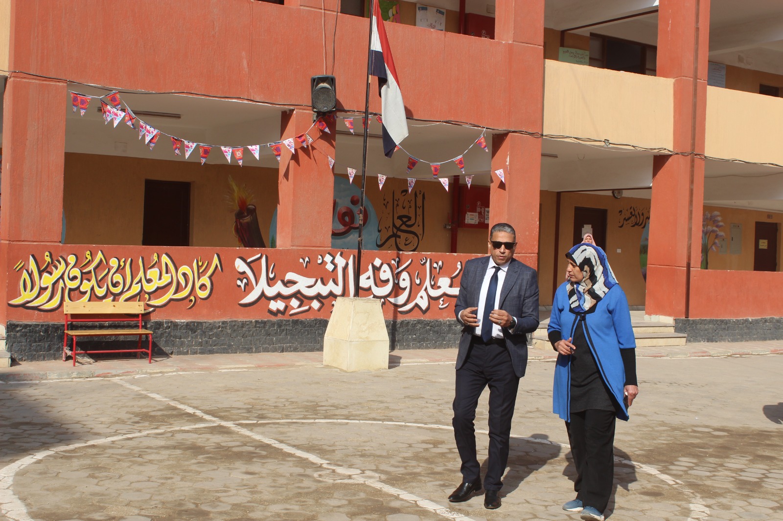 مفاجات فى جولة عطية لمدارس إدارة الدقى