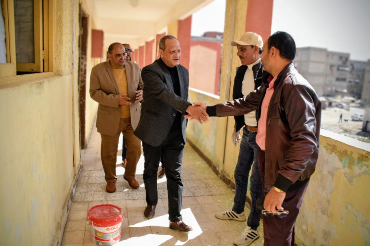 وكيل تعليم بور سعيد يقوم بمتابعة ميدانية لأعمال رفع كفاءة مدرسة أحد الابتدائية