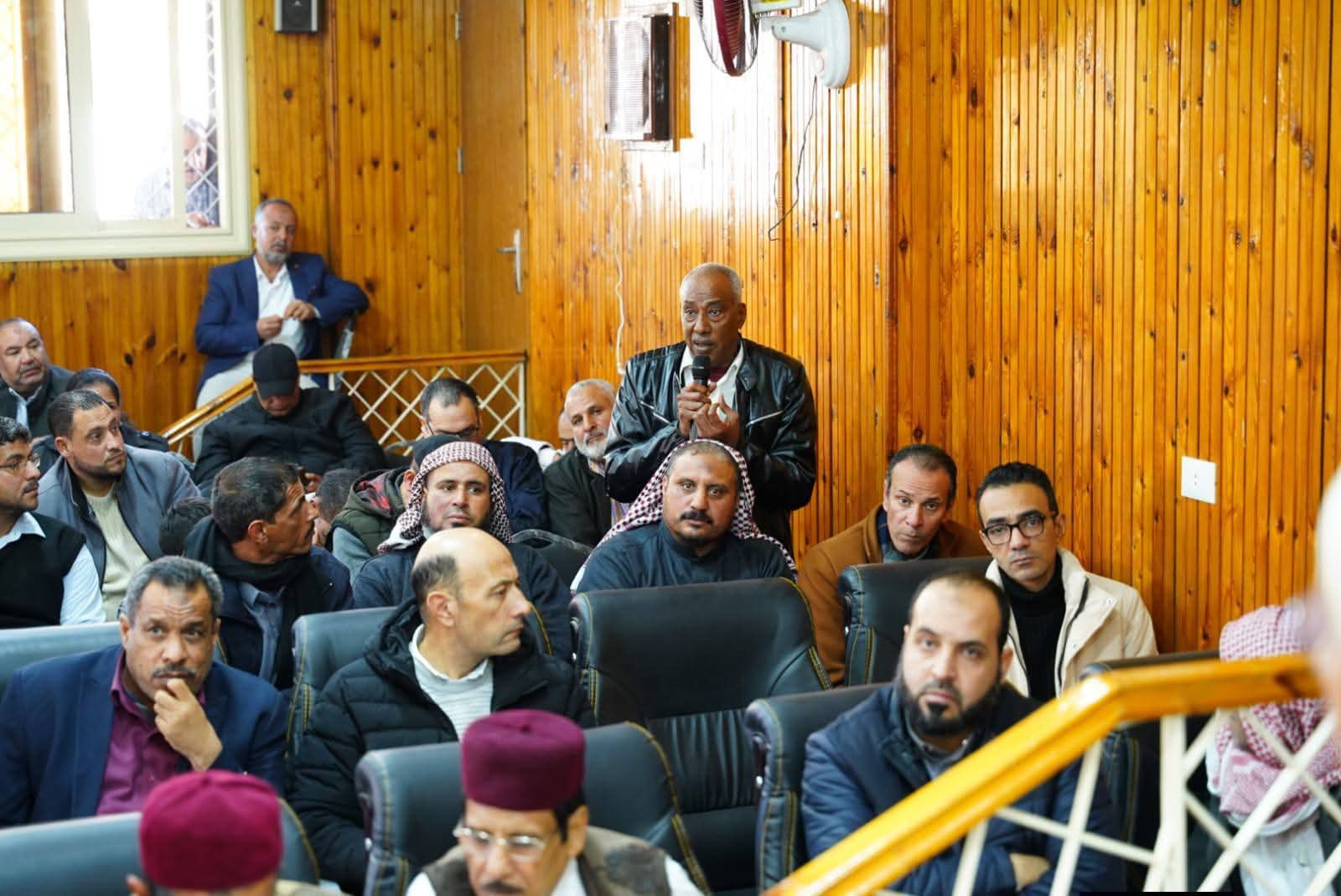 مشايخ مدينة الحمام بطروح و  الجهاز التنفيذي فى حوار مفتوح مع المحافظ 