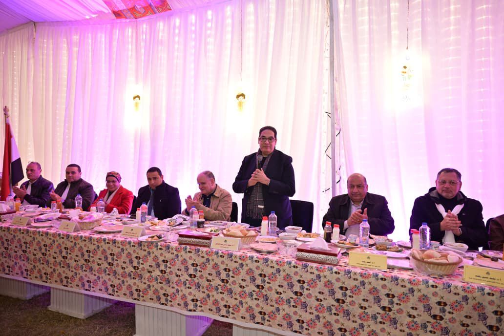 حوار مفتوح مع الطلاب حول تجربتهم الدراسية