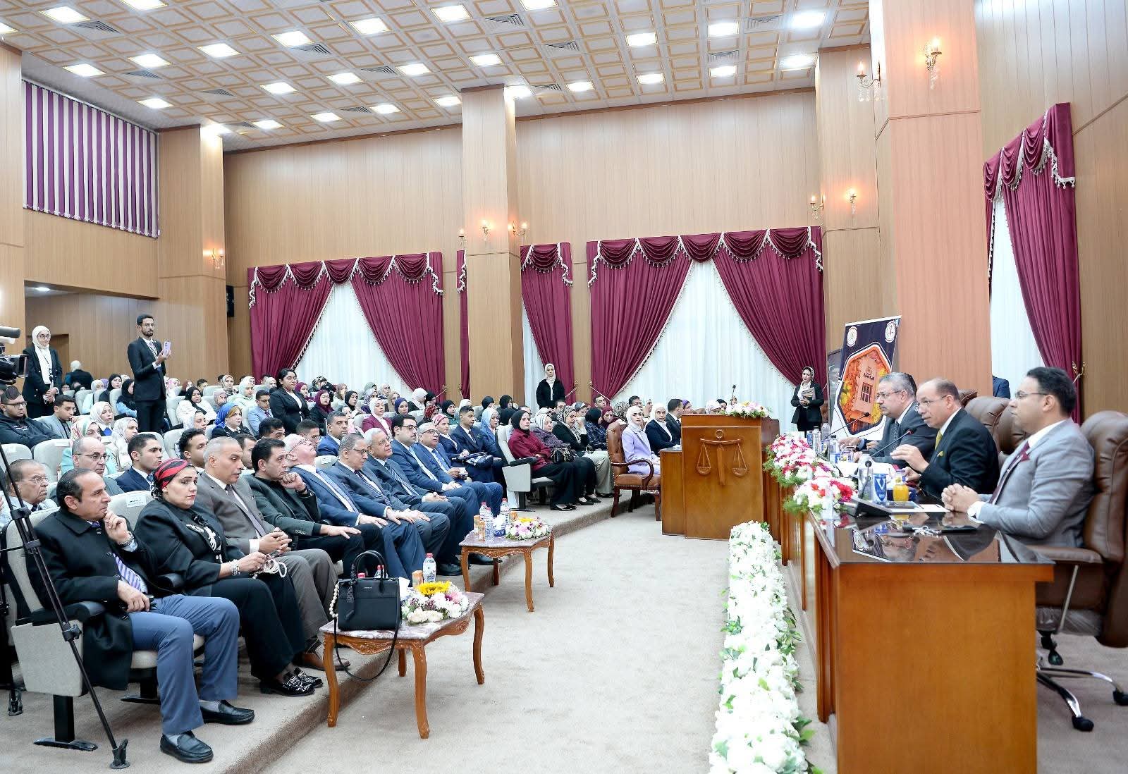 إفتتاح  مؤتمر الدراسات العليا بكلية الحقوق جامعة المنصورة  حول تنظيم منصات التواصل الاجتماعي