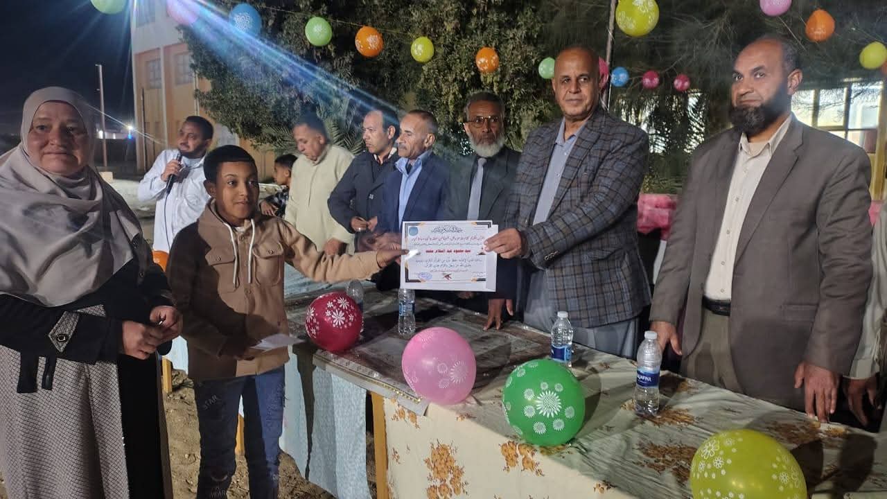 الفرافرة تكرم حفظة القرآن الكريم وسط أجواء رمضانية 