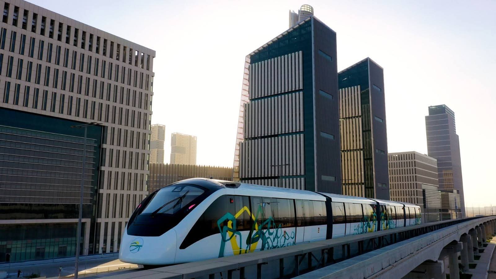 الرئيس عبد الفتاح السيسي يفتتح مشروع مونوريل شرق النيل 