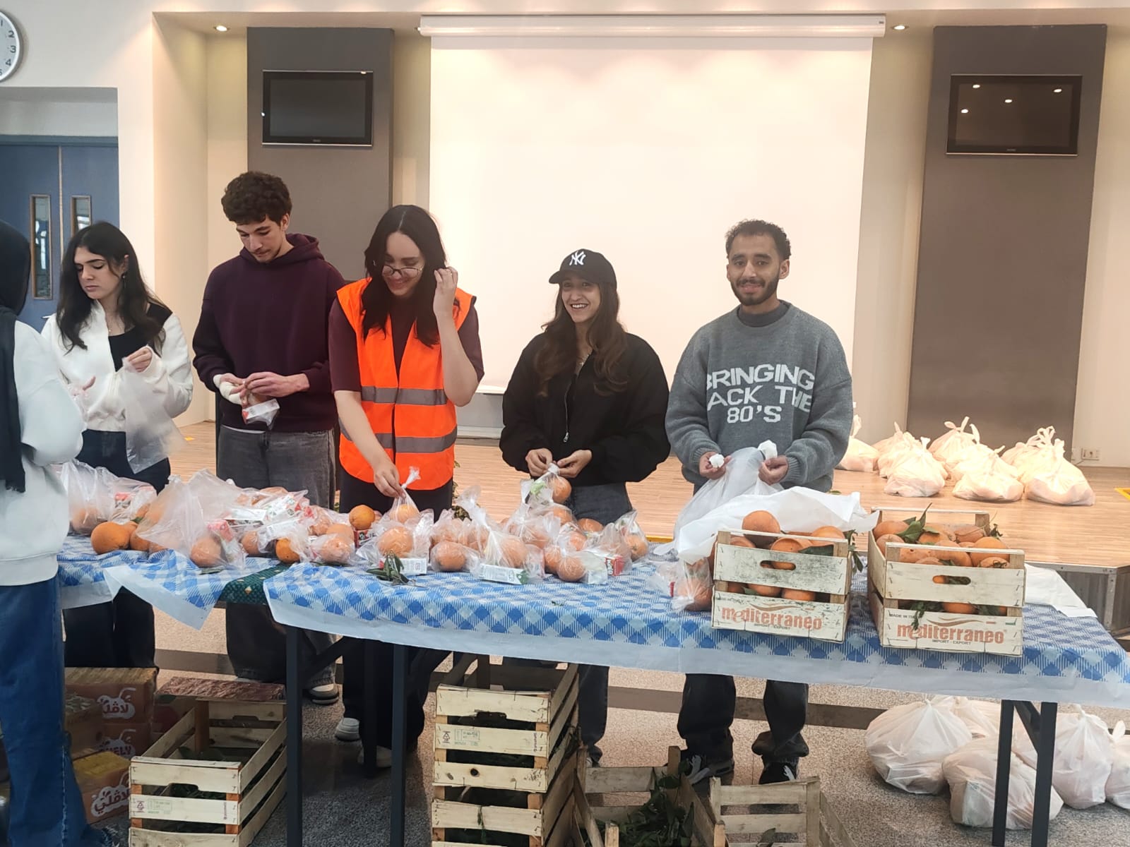 الألمانية بالقاهرة  وطلابها يطلقون مبادرة لدعم الأسر الأولى بالرعاية