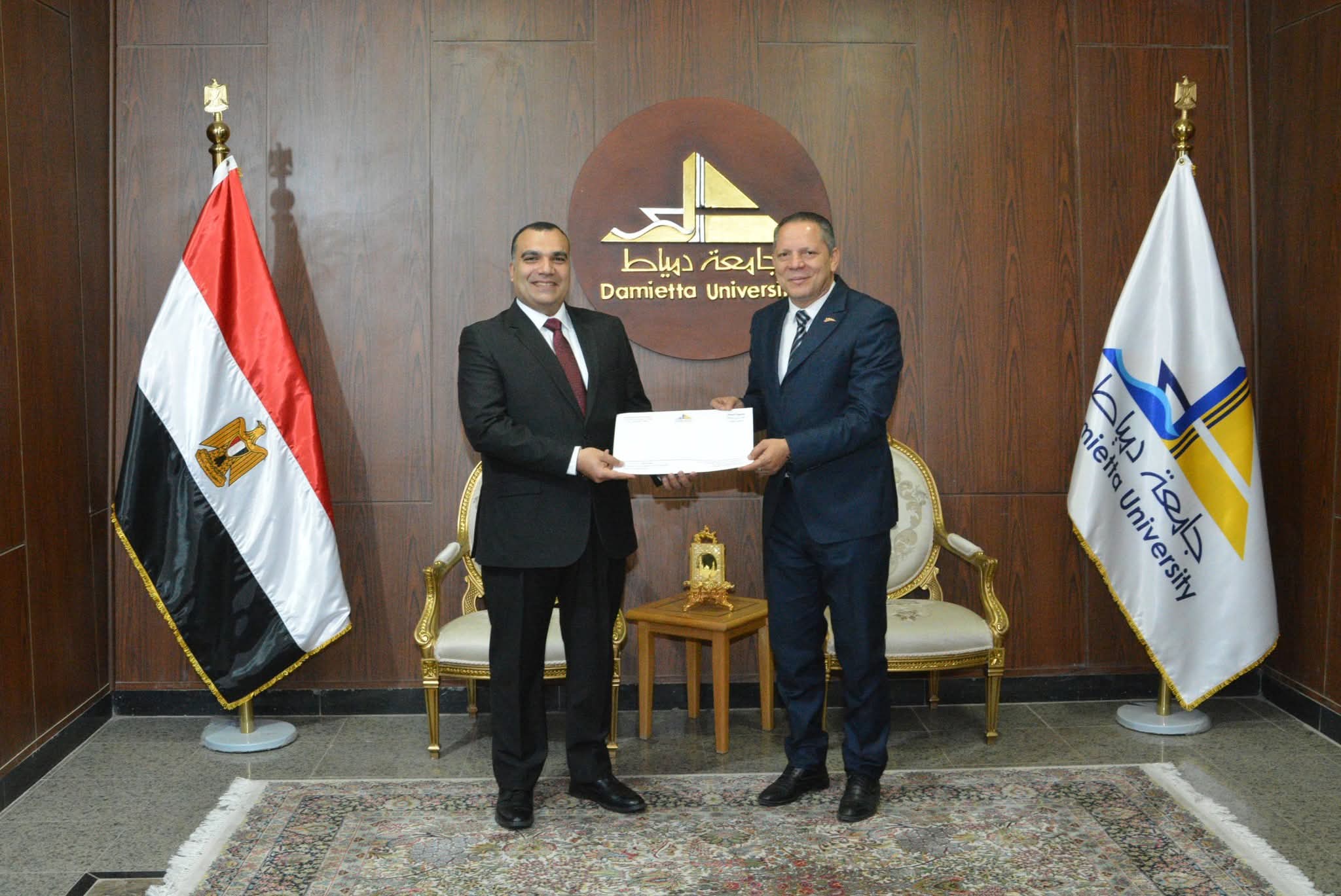 رئيس الجامعة يهنئ د حازم المرسي