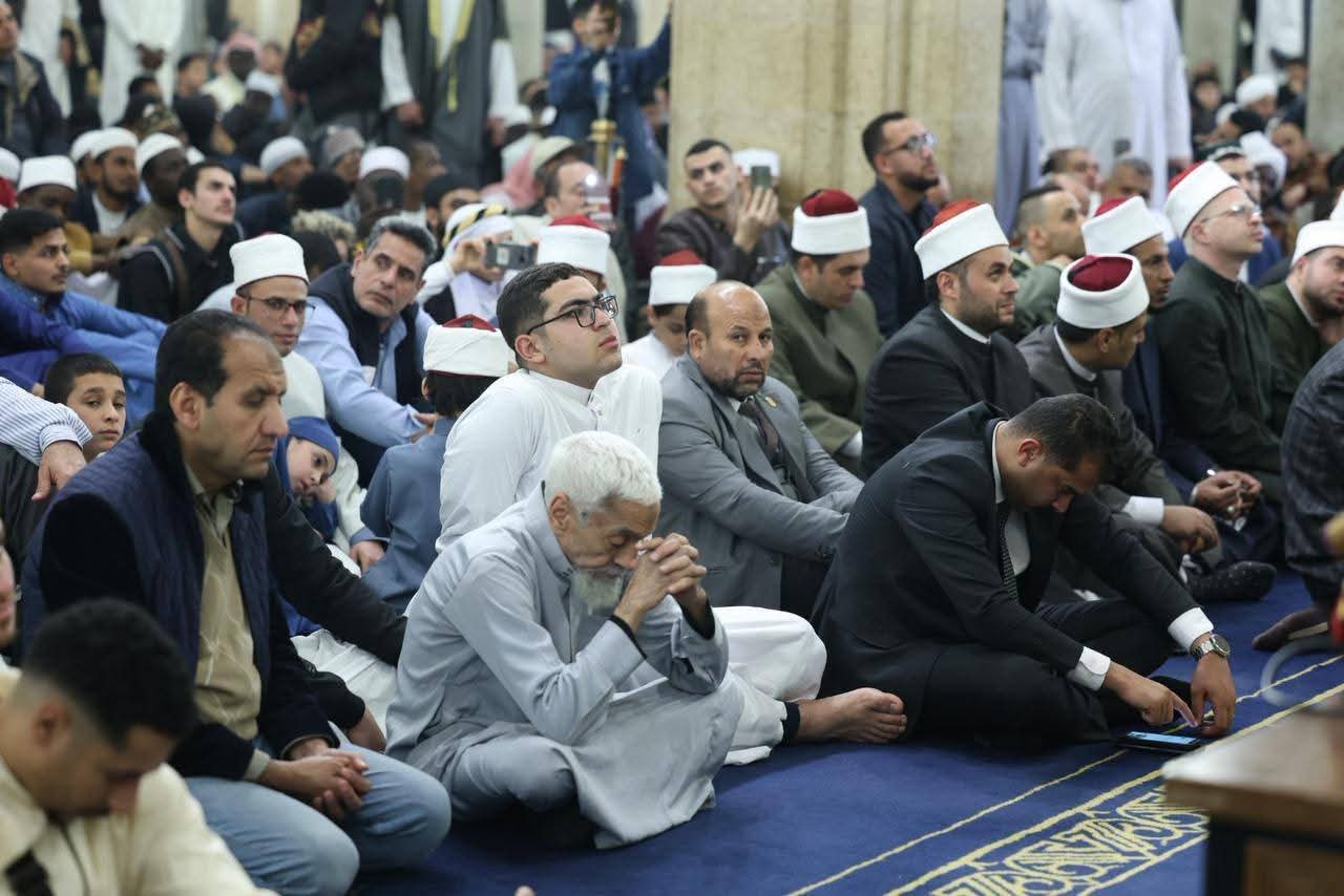 آلاف المصلين يؤدون صلاة العيد بالجامع الأزهر الشريف