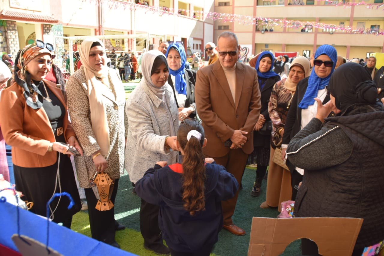 شرق بورسعيد التعليمية تنظم "رمضان يجمعنا" بمدرسة بورسعيد الثانوية بنات 4 دوري العباقرة" بمشاركة مدارس المرحلة الثانوية،