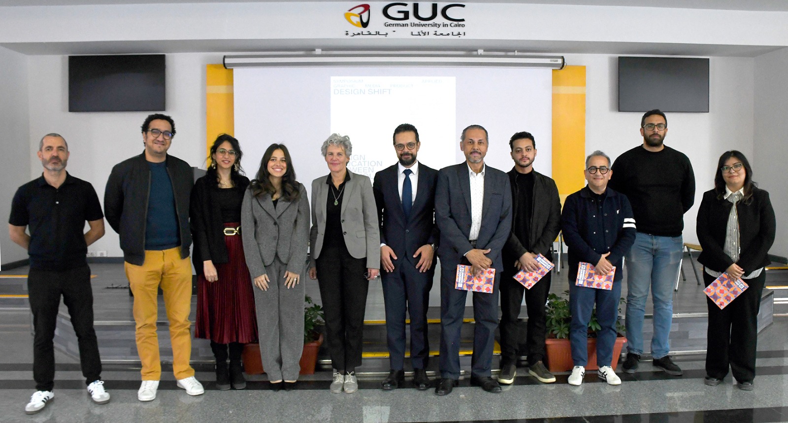 جلسات حوارية تفاعلية ومعرض لافضل الأعمال 