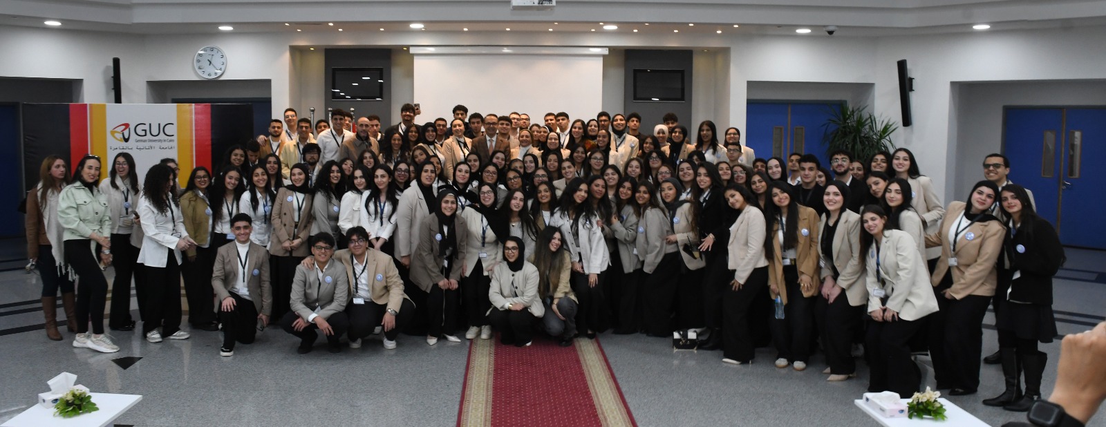 منصور : جدية وابتكار في المشروعات المعروضة