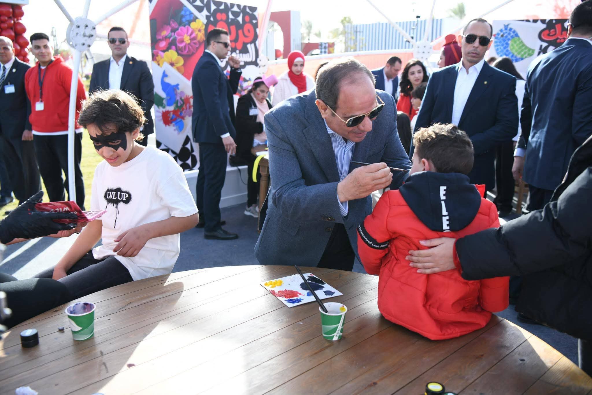 مجموعة من الورش الفنية الموجهة للأطفال،