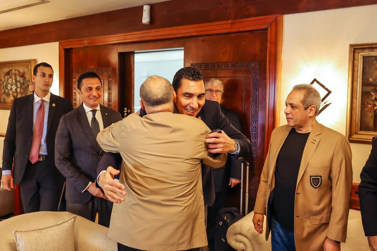 نبيل  يصل الي جدة مرافقاً لبعثة المنتخب القومي لكرة القدم