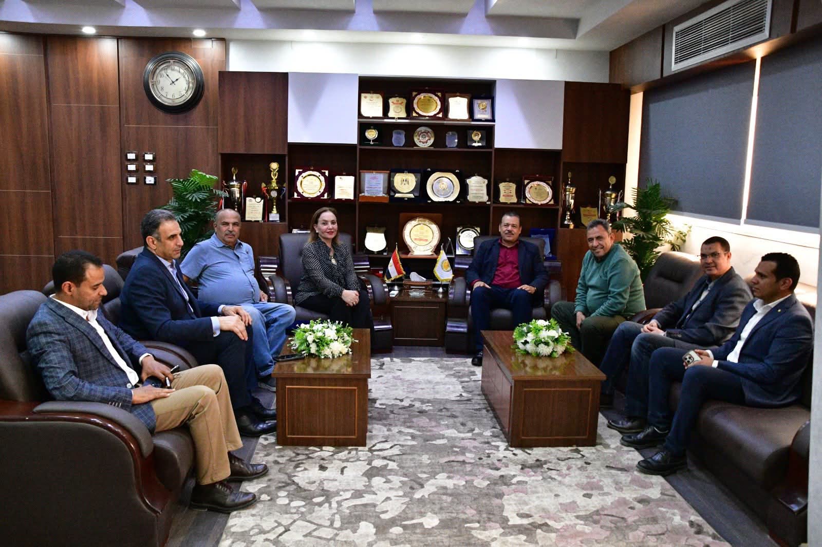 رئيس  جامعة الوادى الجديد  يستقبل وفد الرحلة العلمية لقسم الجغرافيا بجامعة العاصمة