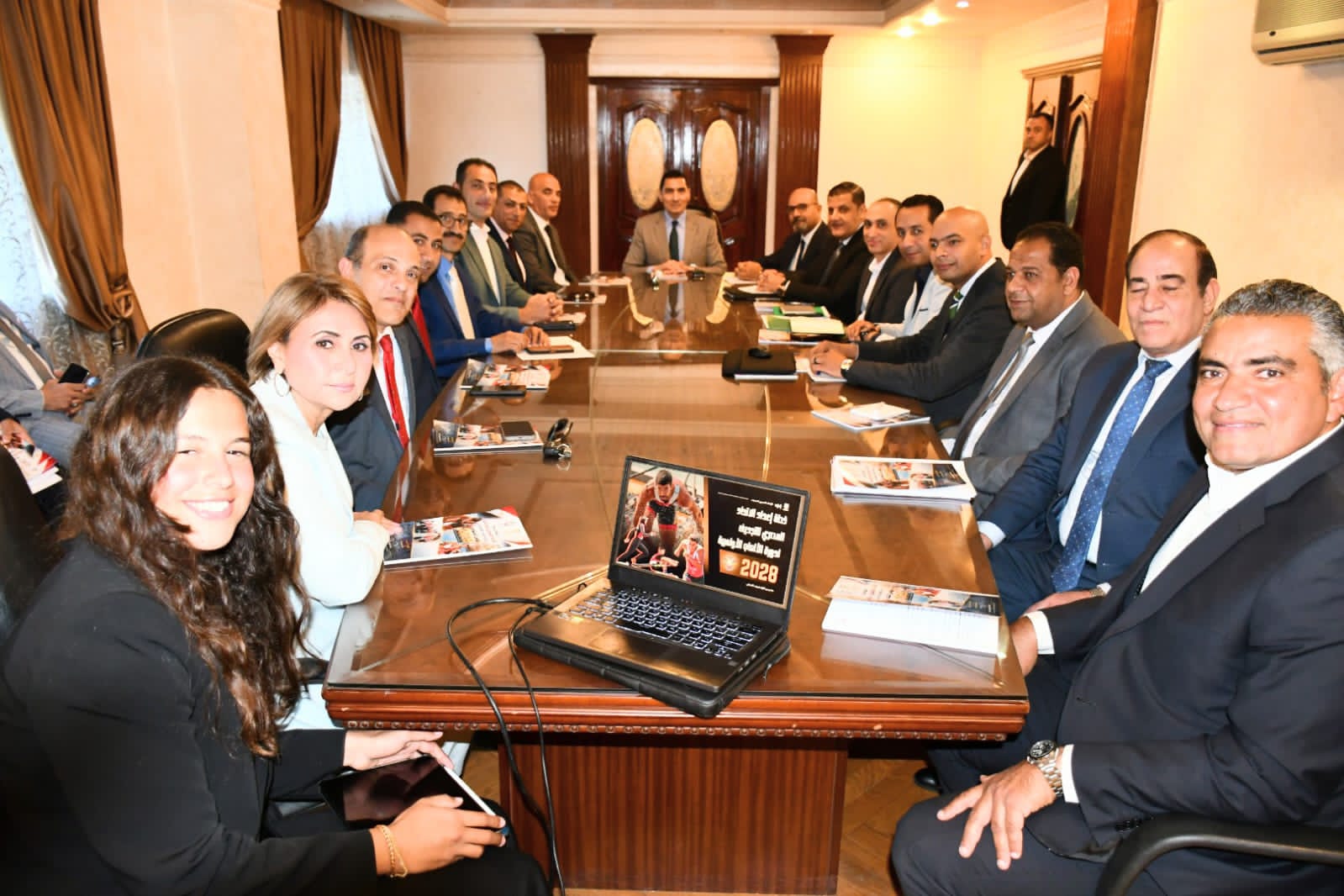 الرياضة تتابع خطة العمل واستعراض الرؤية المستقبلية لاتحاد التجديف 