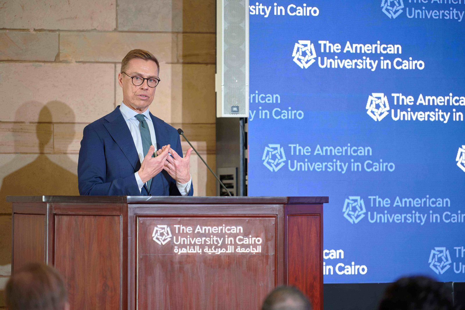 رئيس فنلندا يتناول التحولات العالمية وتغير موازين القوي بالجامعة الأمريكية بالقاهرة