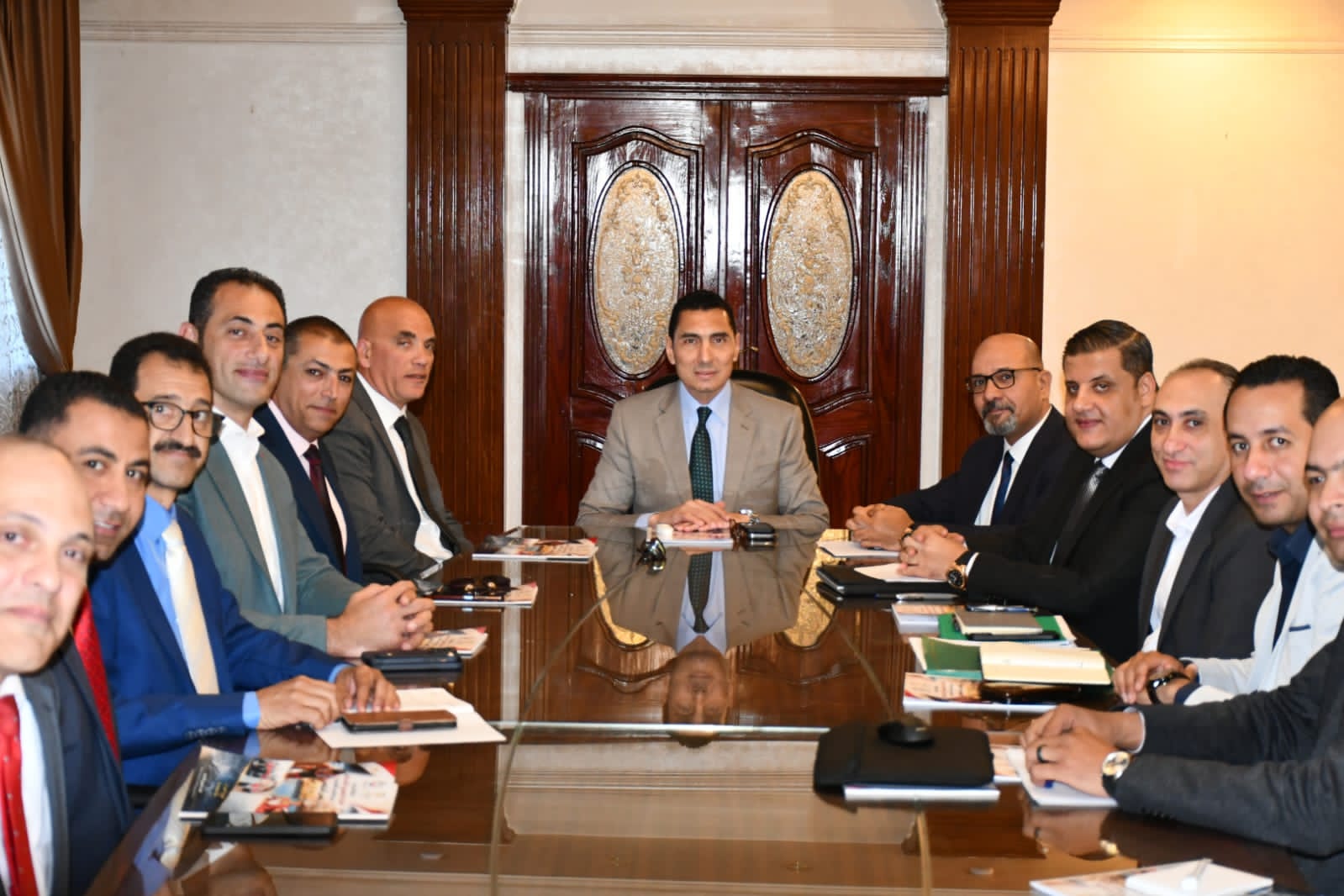 الوزير يلتقى مجلس إدارة اتحاد للتجديف