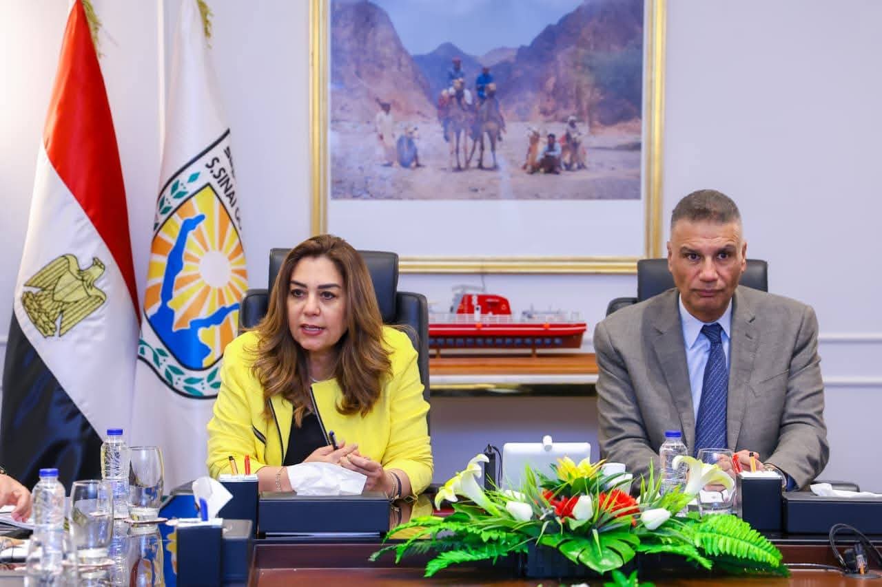 وزيرة التنمية المحلية والبيئة ومحافظ جنوب سيناء يستعرضان الموقف التنفيذي لمشروع شرم الشيخ مدينة خضراء "جرين شرم