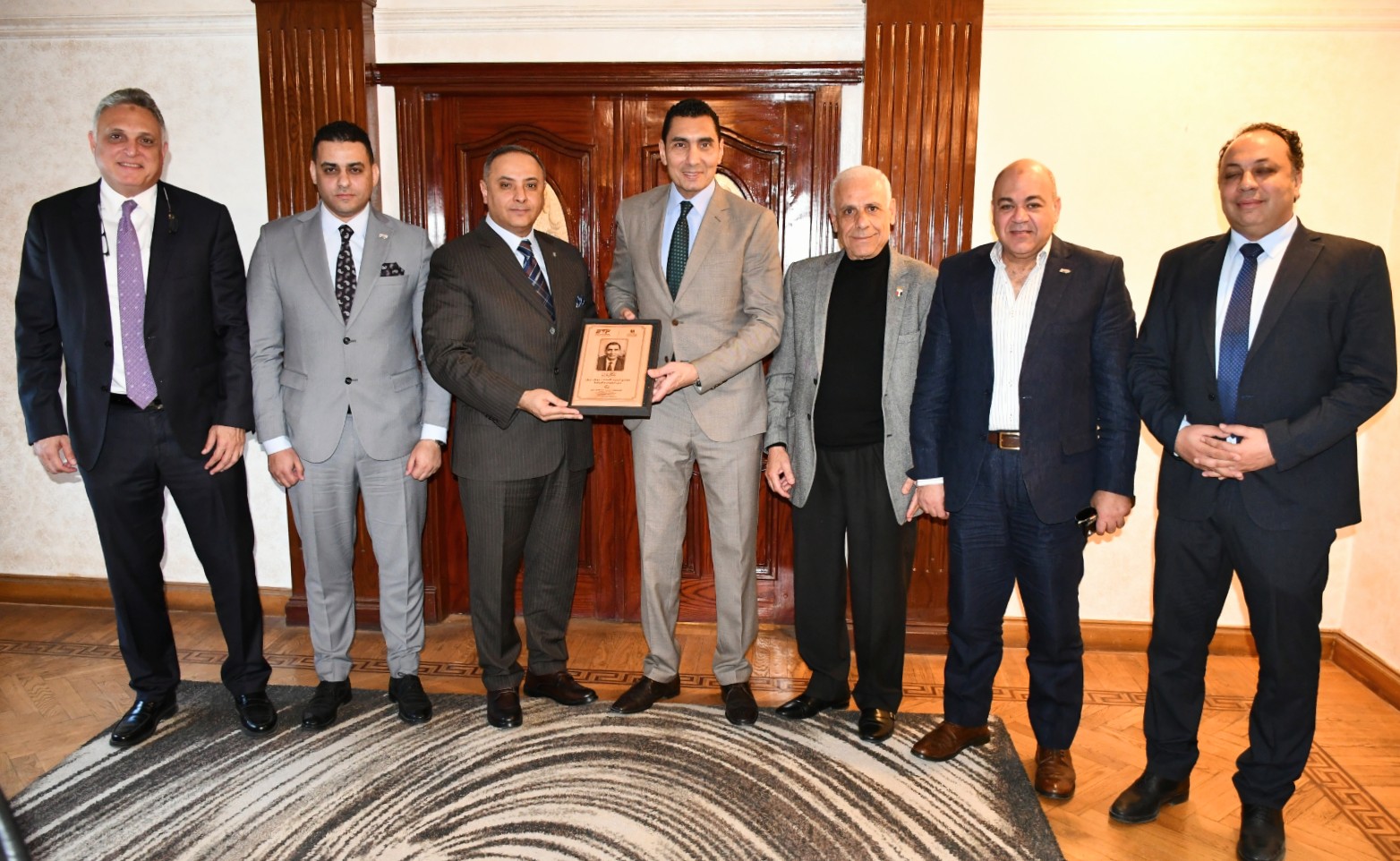 وزير الرياضة يعقد اجتماعا مع مجلس اتحاد التايكوندو