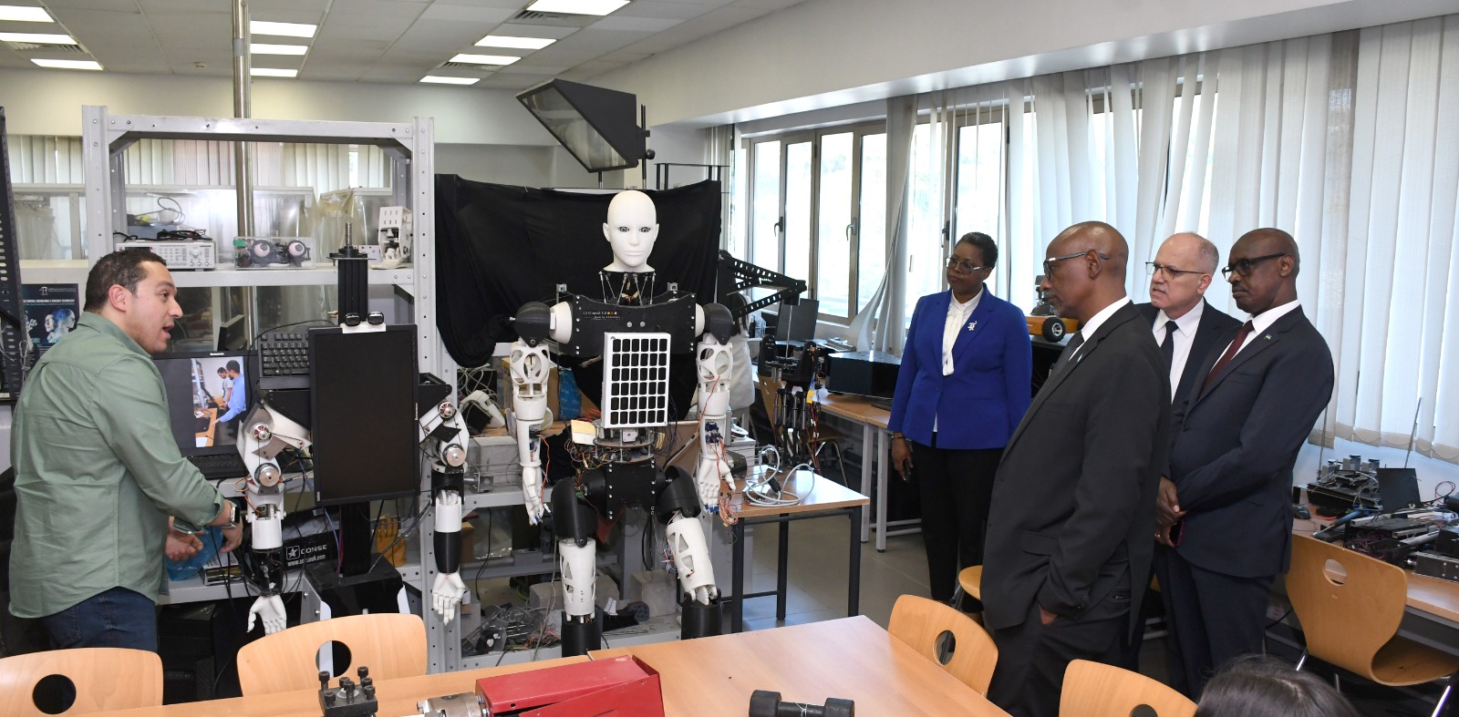 الألمانية بالقاهرة تستقبل وزير التعليم الرواندي لتعزيز الشراكة الإفريقية 7 almomken.com d805fe4f