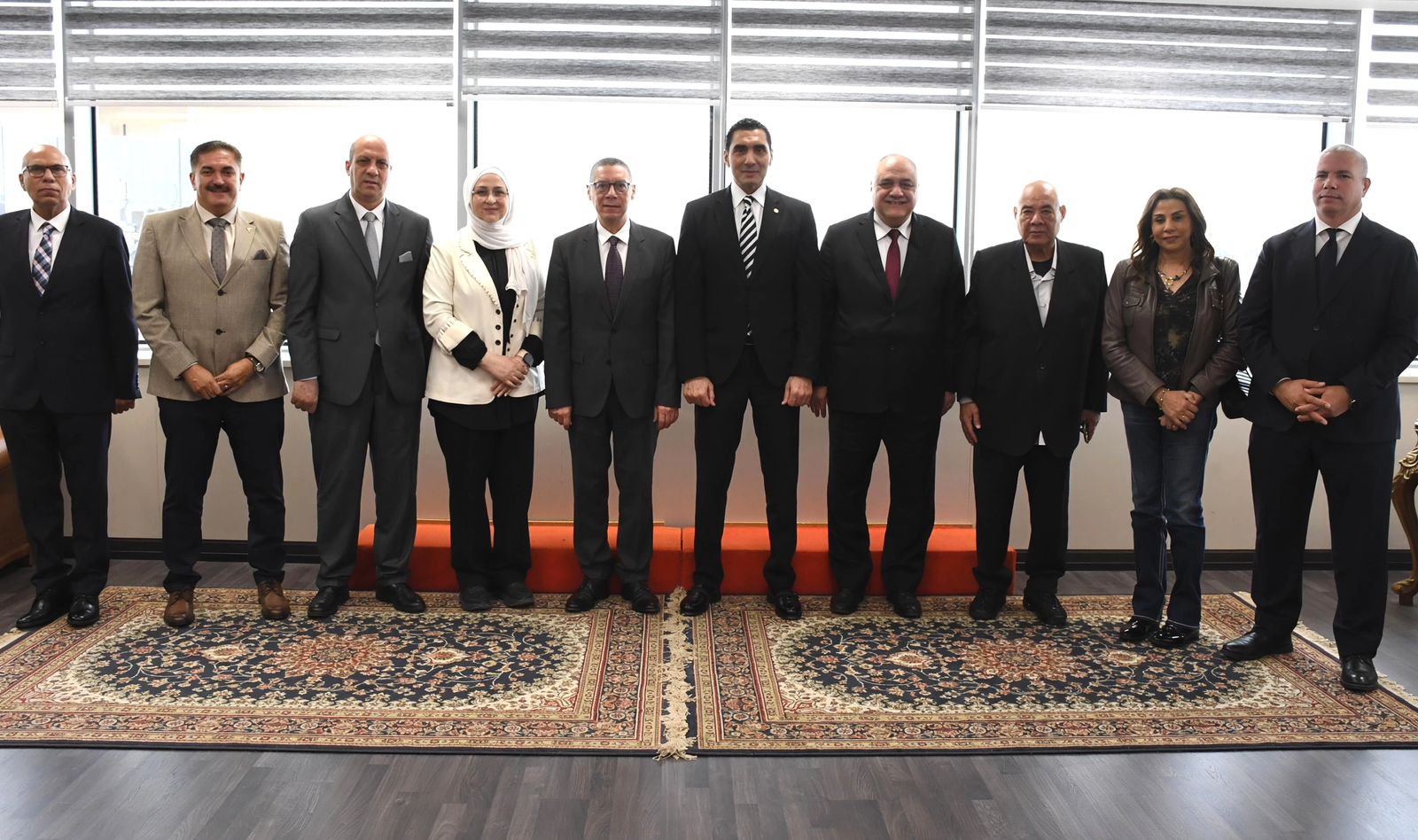 نبيل يلتقي مجلس إدارة اتحاد الكرة الطائرة لبحث الاستعدادات والمنافسات المقبلة 5 almomken.com e86d4364