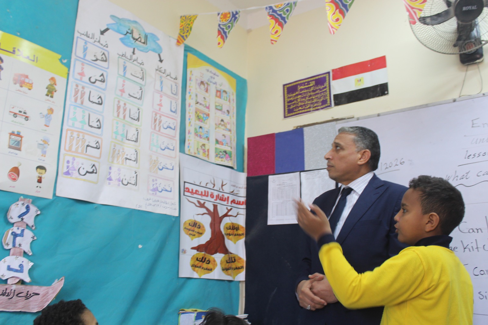 مدير " تعليم الجيزة" يتفقد مدارس "الهرم" ويؤكد: لا تهاون في الانضباط و تفعيل الأنشطة