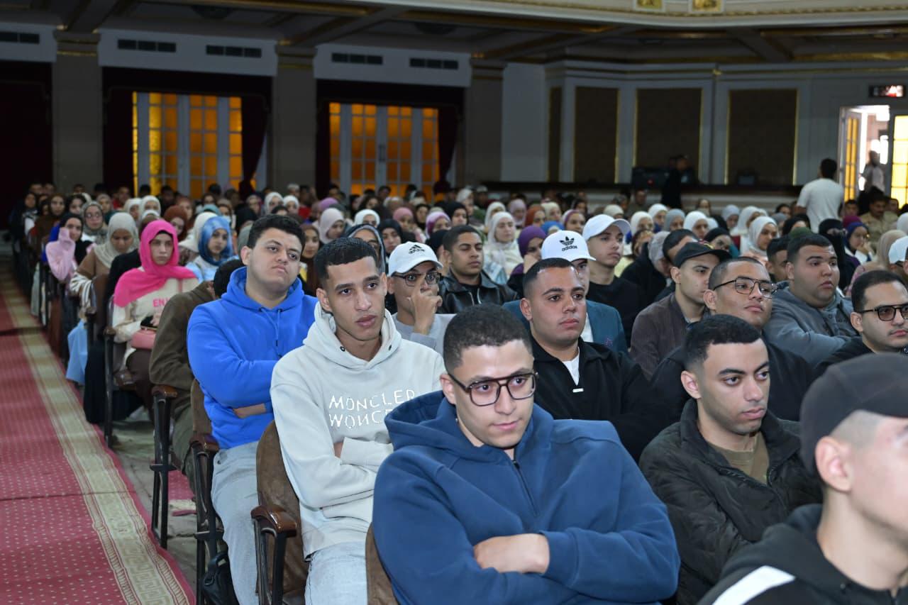 الفقى ضيف الموسم الثقافي لجامعة القاهرة فى محاضرة بعنوان: "مصر في عالم مضطرب إقليميًا ودوليًا" 6 تفاعل واسع من الطلاب ونقاشات حول كافة القضايا