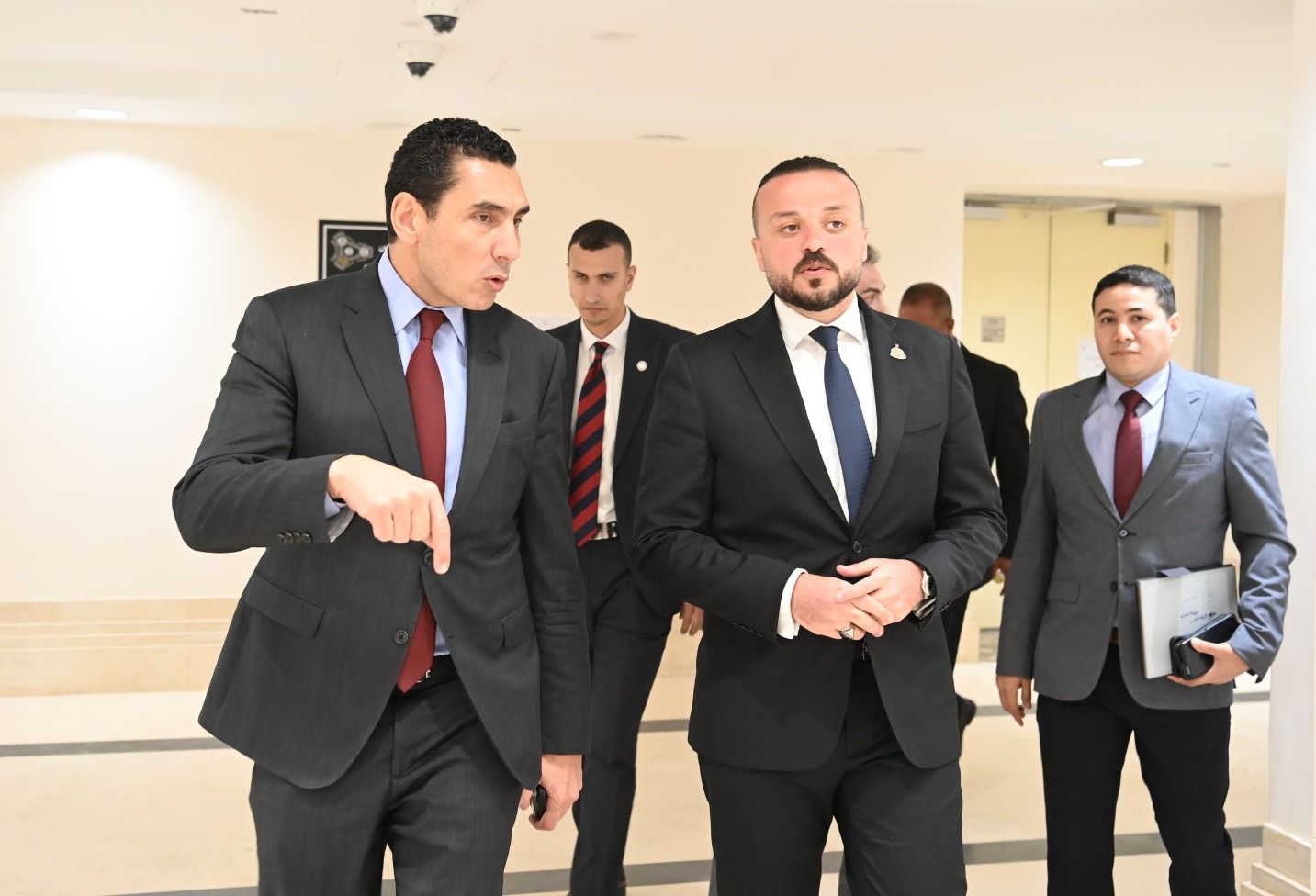 جوهر نبيل يعقد اجتماعًا مع لجنة المشروعات الصغيرة بمجلس النواب لبحث دعم ريادة الأعمال وتمكين الشباب