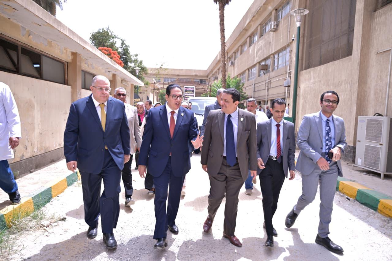 توفير اللحوم والأضاحي بأسعار مخفضة لأعضاء هيئة التدريس والهيئة المعاونة والعاملين بجامعة القاهرة