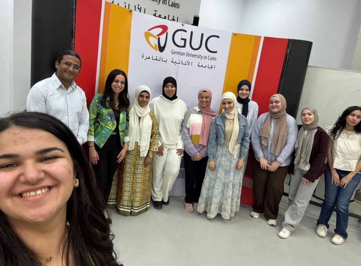 الجامعة  ملتزمة بدورها الريادي في إعداد كوادر صحية مؤهلة