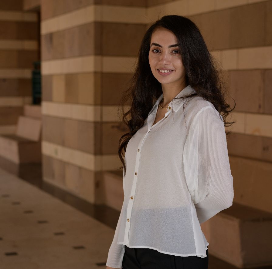 الدكتورة مي بكر، الأستاذ المساعد بمعهد الصحة العالمية