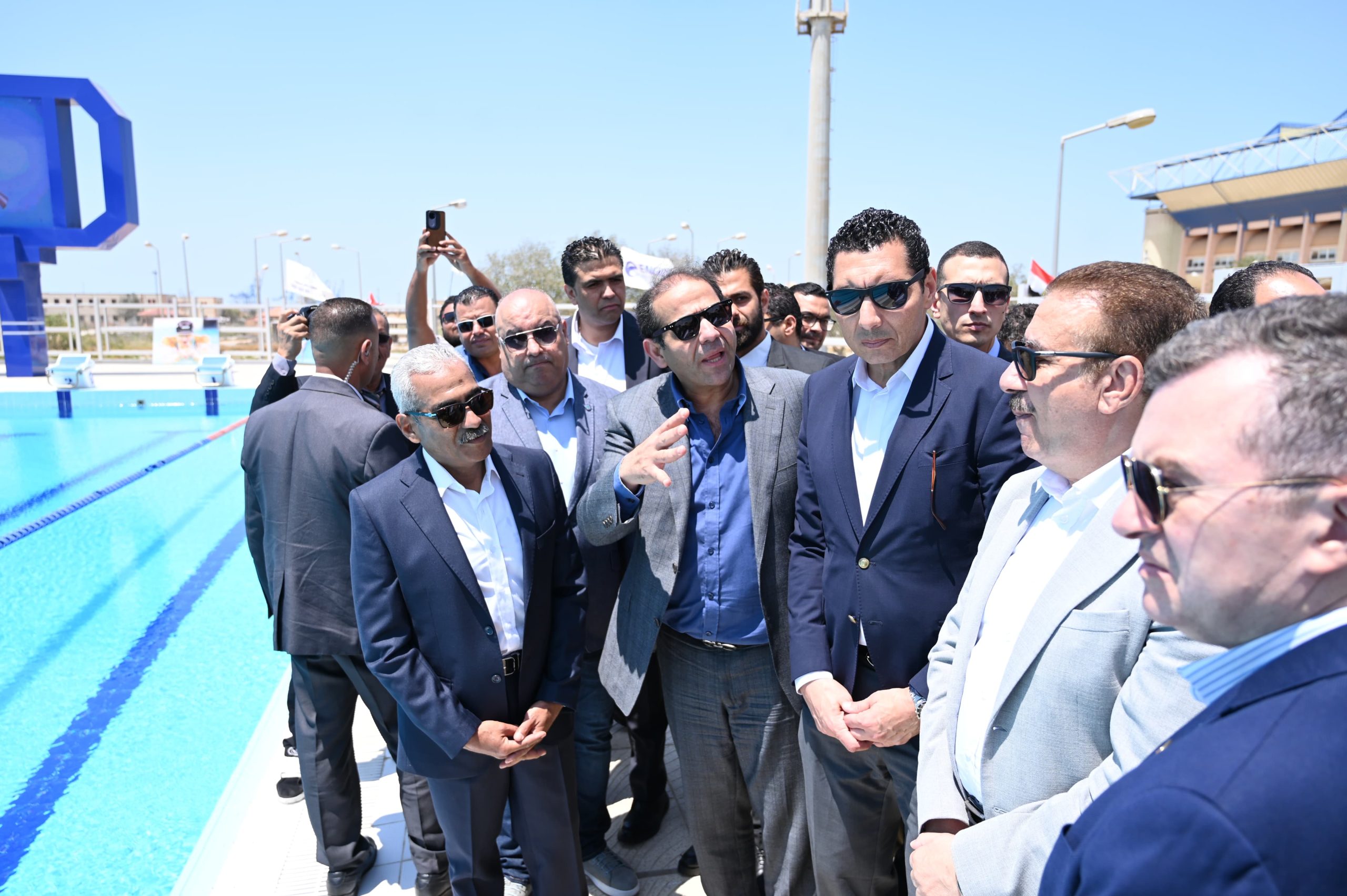 وزيرا الشباب والتخطيط ومحافظ بورسعيد يتفقدون منشآت كلية علوم الرياضة وحمام سباحة البطل يوسف محمد