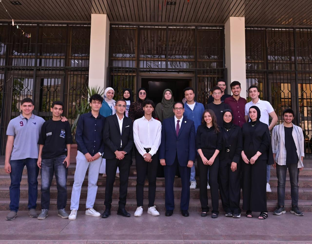 جامعتنا الخضراء المستدامة».. طلاب تخطيط القاهرة يبتكرون تطبيقًا ذكيًا لرصد الأداء البيئي بالحرم الجامعي 5 جامعتنا الخضراء المستدامة».. طلاب تخطيط القاهرة يبتكرون تطبيقًا ذكيًا لرصد الأداء البيئي بالحرم الجامعي
