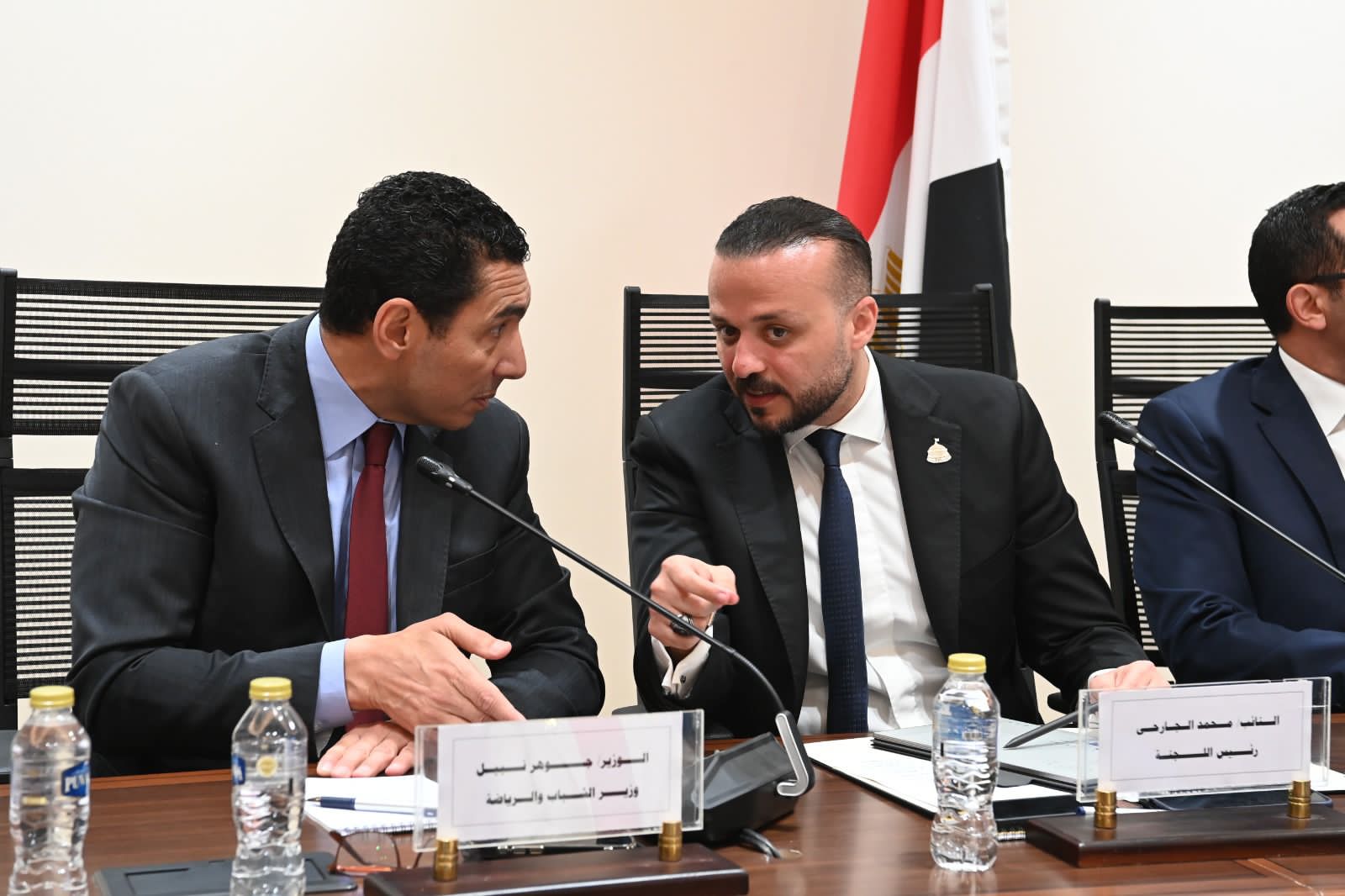 جوهر نبيل يعقد اجتماعًا مع لجنة المشروعات الصغيرة بمجلس النواب لبحث دعم ريادة الأعمال وتمكين الشباب