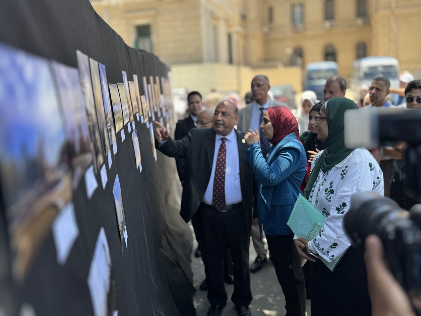 القاهرة تفتتح معرض "هنا الجيزة" للتصوير الفوتوغرافي الوثائقي