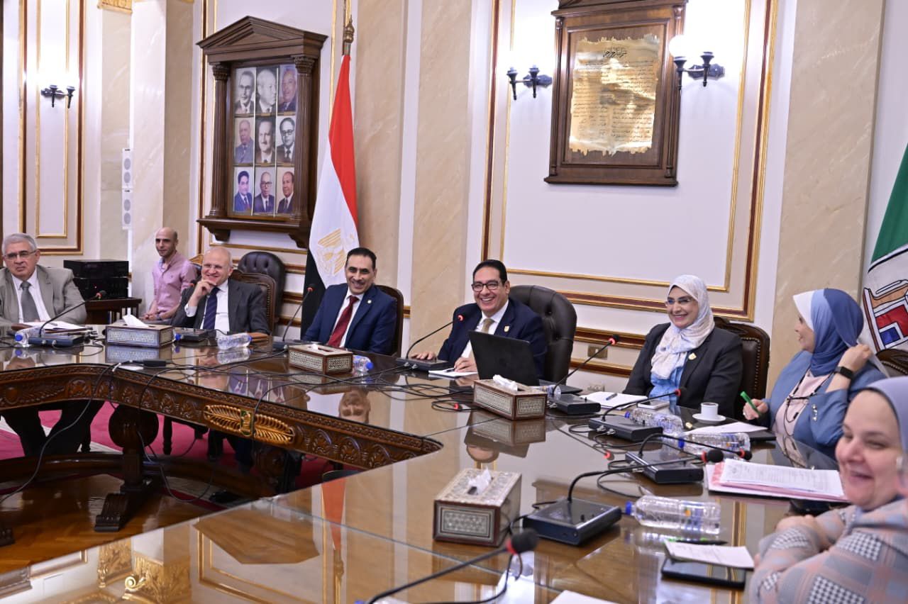 القاهرة تعزز منظومة البحث العلمي باجتماع موسع لتفعيل مكتب النزاهة العلمية وتطوير لجان الأخلاقيات 3 القاهرة تعزز منظومة البحث العلمي باجتماع موسع لتفعيل مكتب النزاهة العلمية وتطوير لجان الأخلاقيات