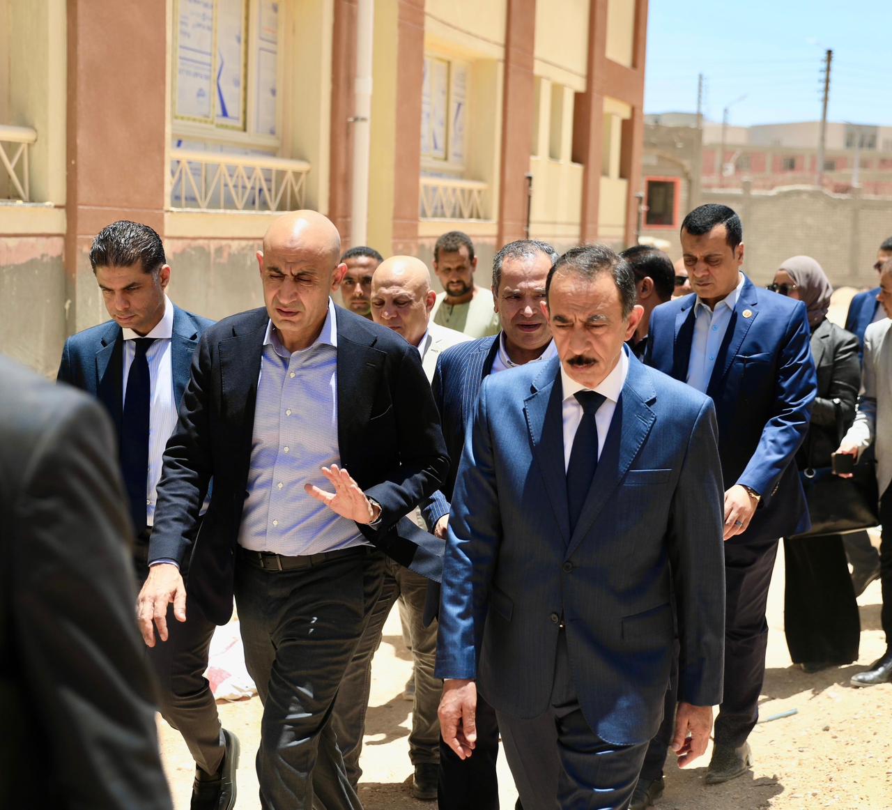 وزير التعليم ومحافظ سوهاج يتفقدان مدرسة الروافع بعد واقعة الشغب