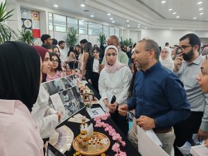 مشاركة 27 فريقًا طلابيًا، عملوا على مدار الفصل الدراسي على تطوير مستحضرات الشعر