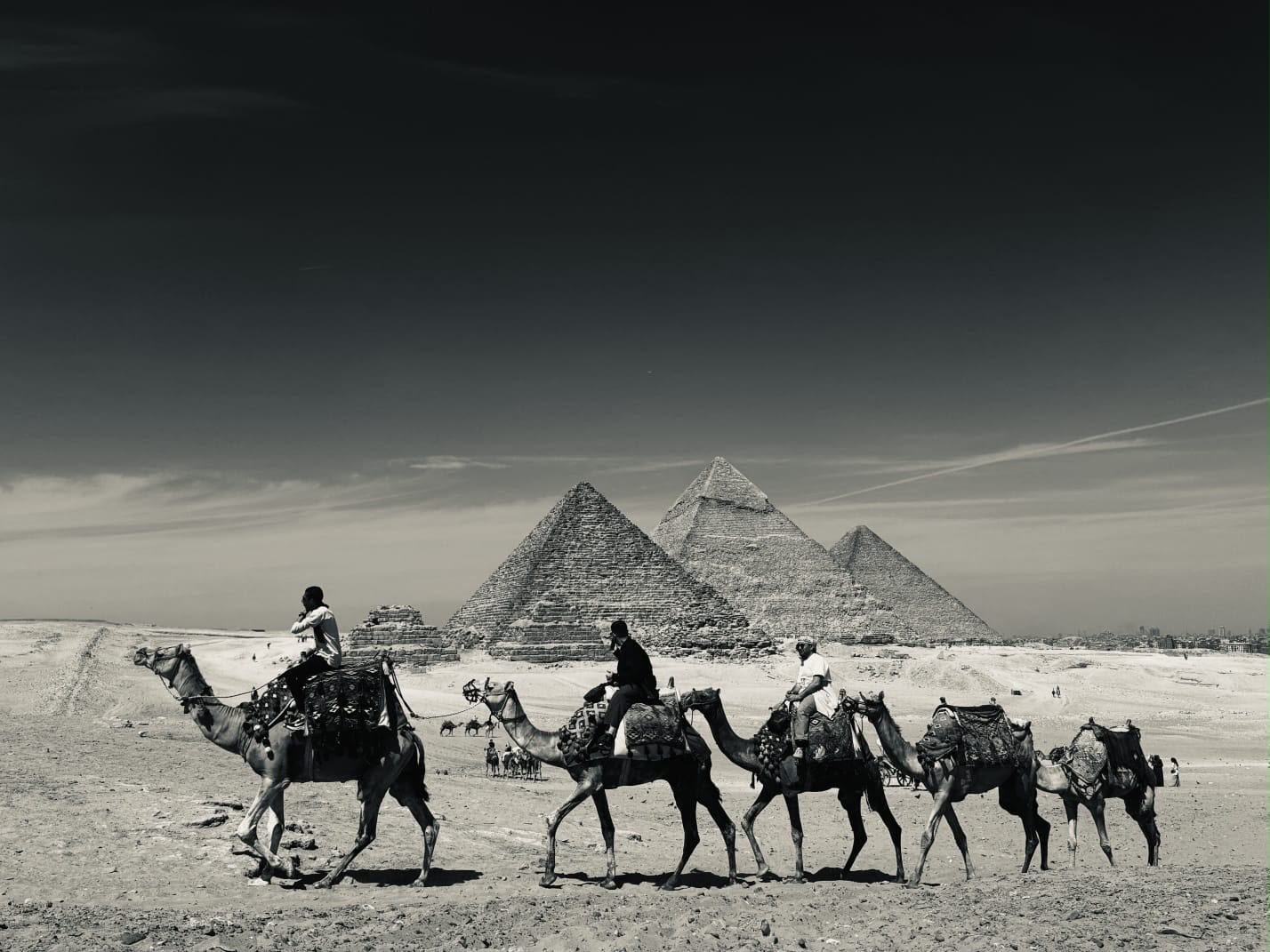 المعرض رصد أبرز المعالم التاريخية والثقافية والسياحية والتنموية بمحافظة الجيزة